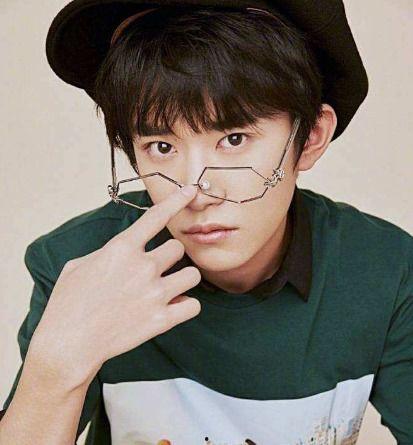 自拍火了快手网红男,网红男生的崛起之路