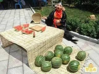 吃瓜搞笑现场图片,一场吃瓜搞笑现场的欢乐盛宴